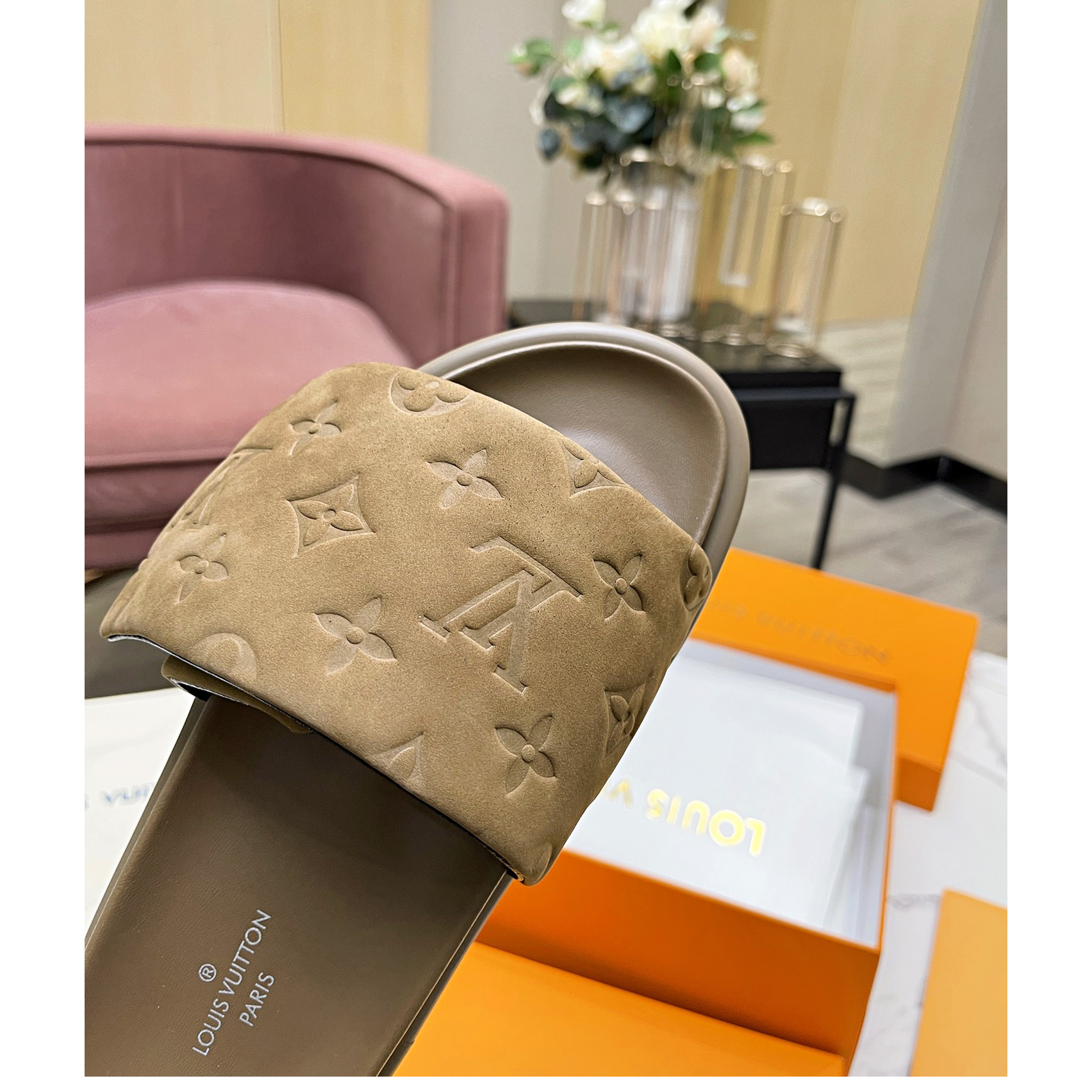 Louis Vuitton Pool Pillow Comfort Mules - DesignerGu