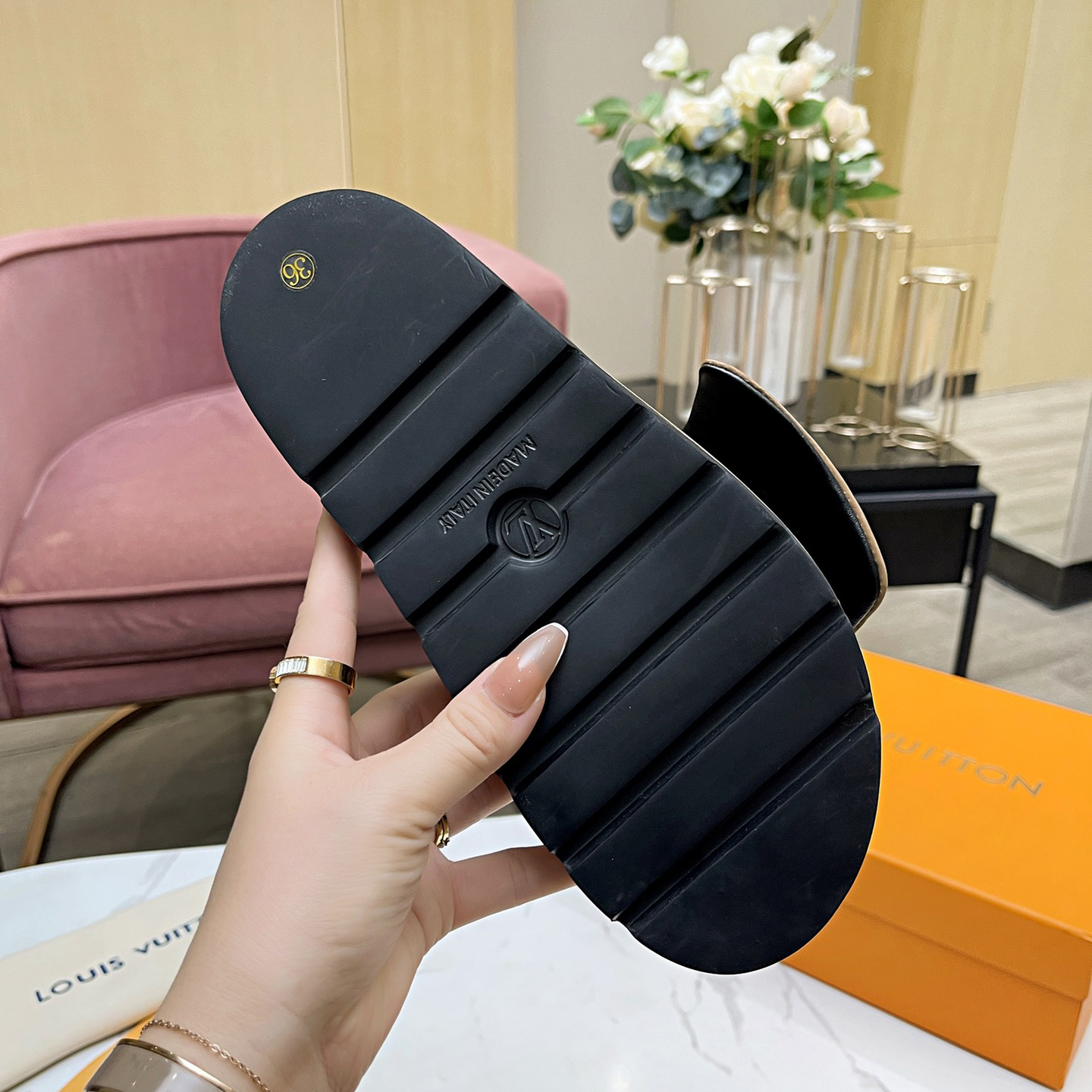 Louis Vuitton Pool Pillow Comfort Mules - DesignerGu