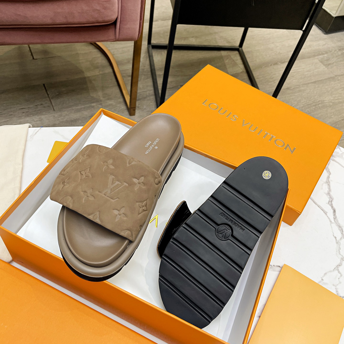 Louis Vuitton Pool Pillow Comfort Mules - DesignerGu