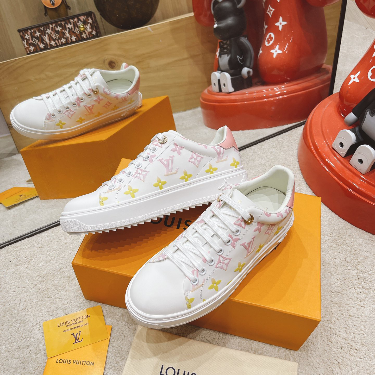 Louis Vuitton Monogram Sneaker - DesignerGu