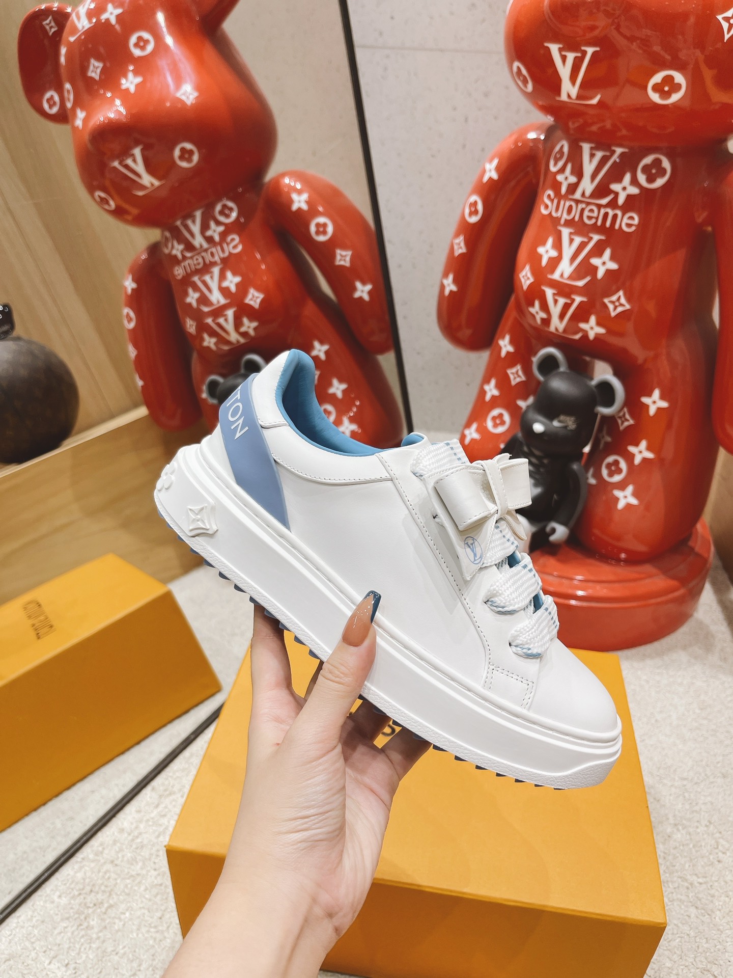 Louis Vuitton Logo Sneaker - DesignerGu