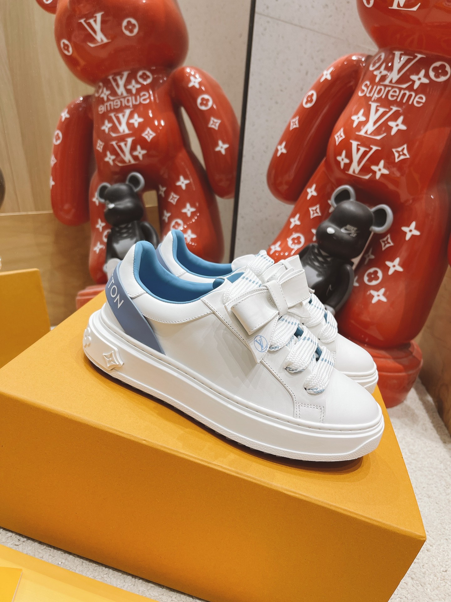 Louis Vuitton Logo Sneaker - DesignerGu