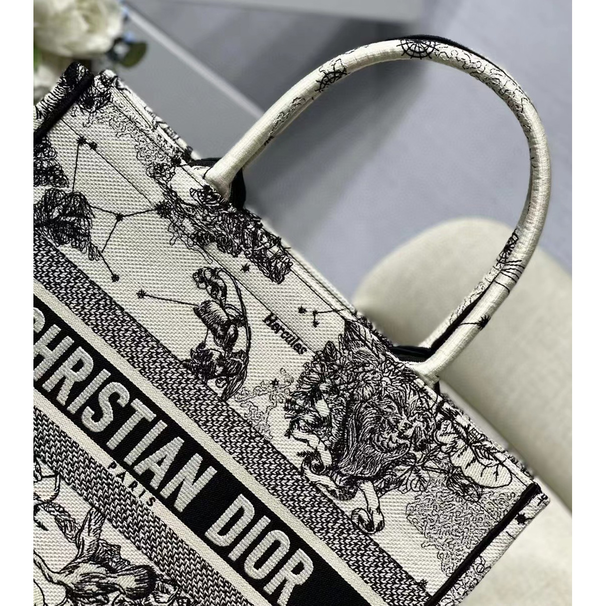 Dior Oblique Embroidered Book Tote（36.5-28-17.5CM） - DesignerGu