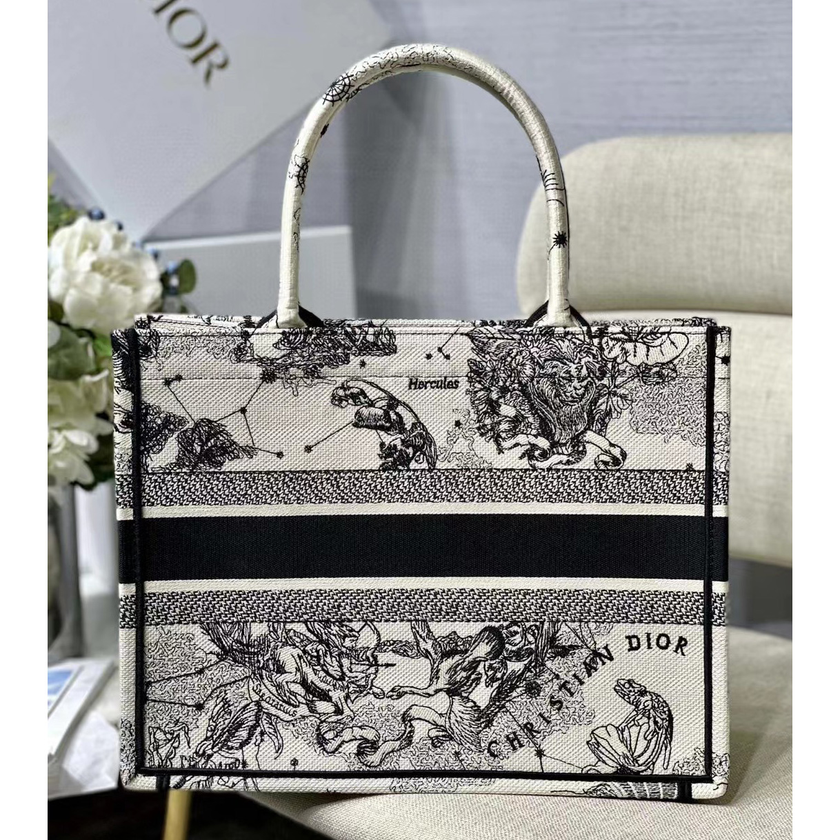 Dior Oblique Embroidered Book Tote（36.5-28-17.5CM） - DesignerGu