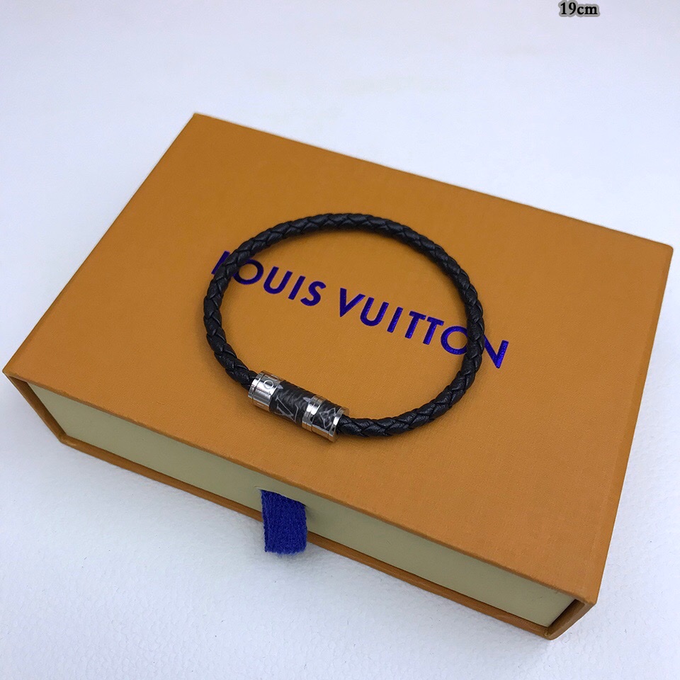 Louis Vuitton Bracelet - DesignerGu