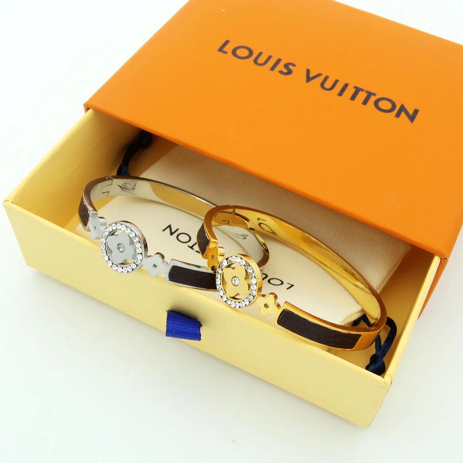 Louis Vuitton Bracelet - DesignerGu