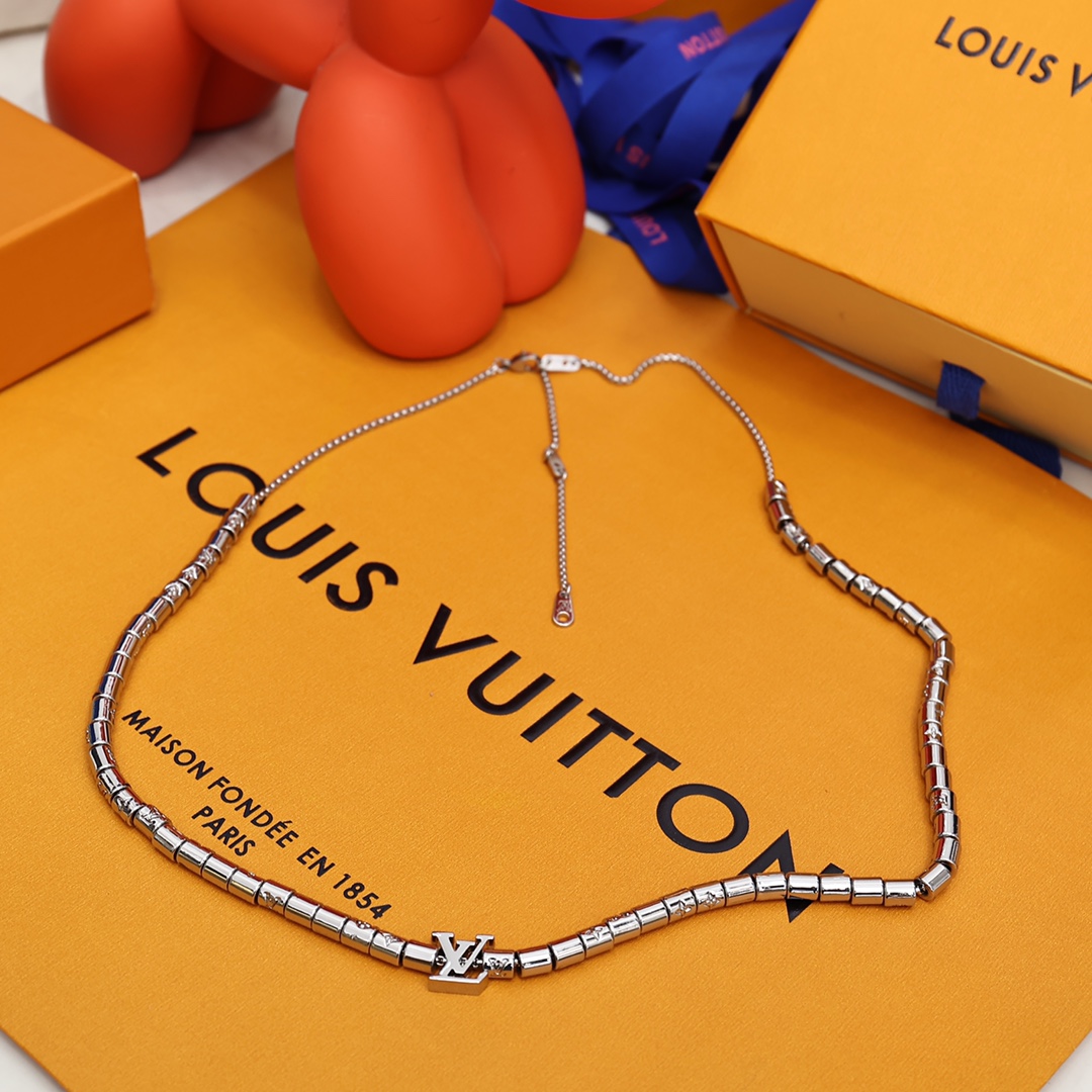 Louis Vuitton Paradise Necklace - DesignerGu