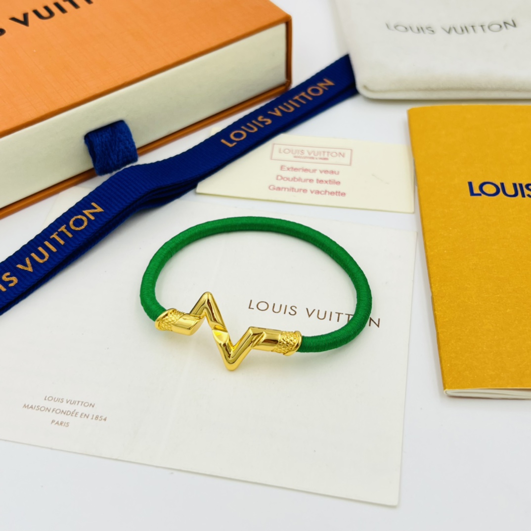 Louis Vuitton LV Volt Play 18K Bracelet - DesignerGu