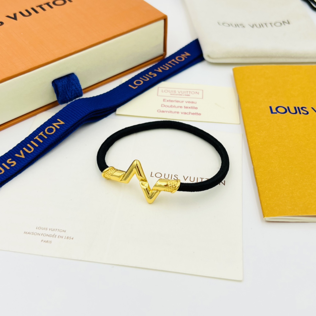 Louis Vuitton LV Volt Play 18K Bracelet - DesignerGu