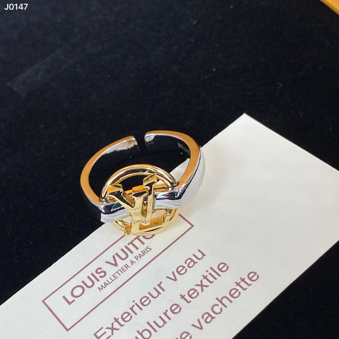 Louis Vuitton Adjustable Ring - DesignerGu