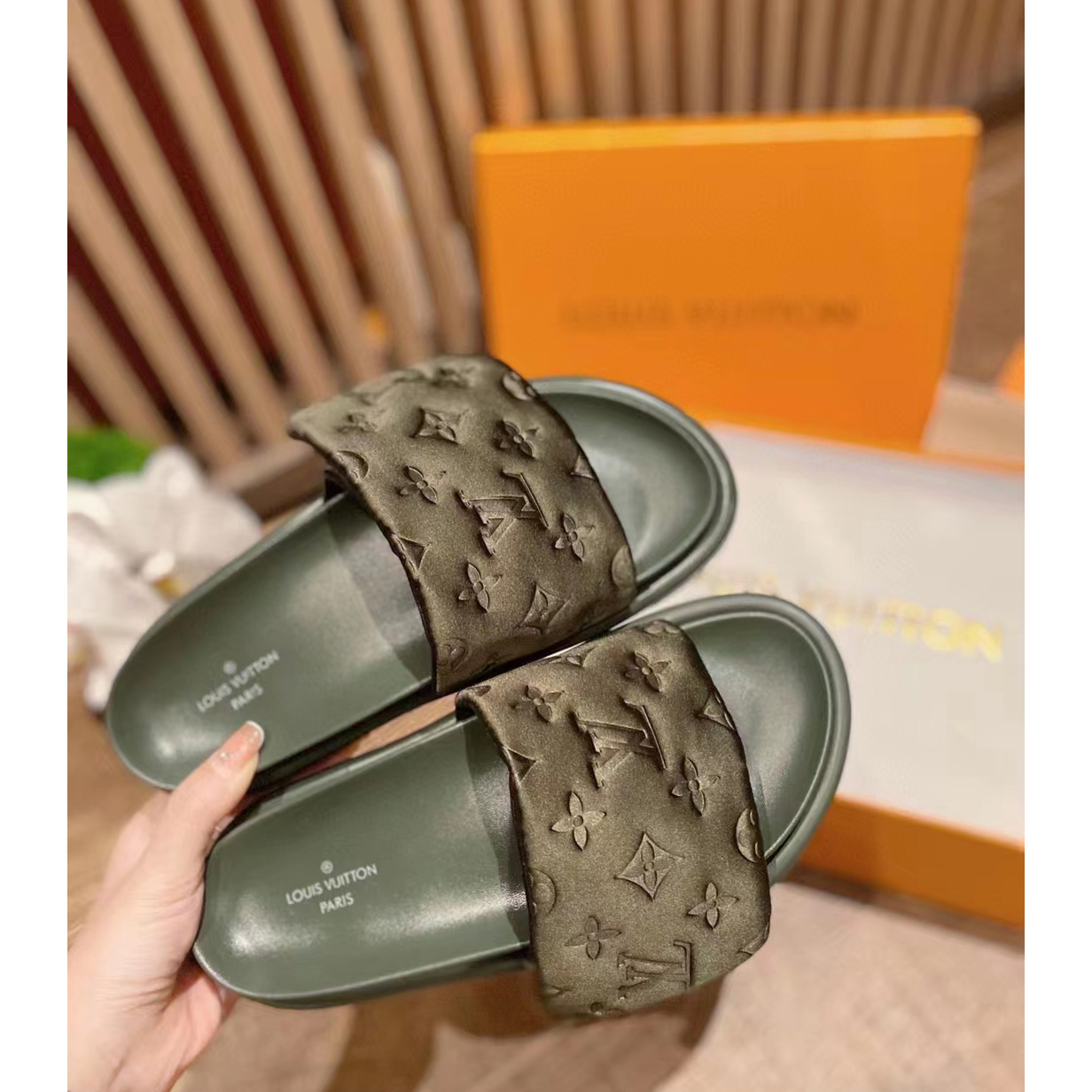 Louis Vuitton Pool Pillow Comfort Mules - DesignerGu