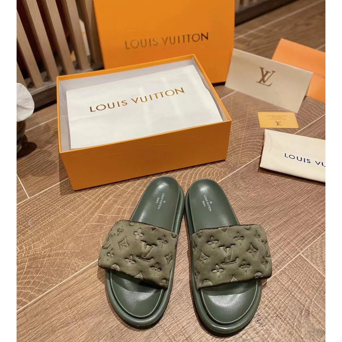 Louis Vuitton Pool Pillow Comfort Mules - DesignerGu