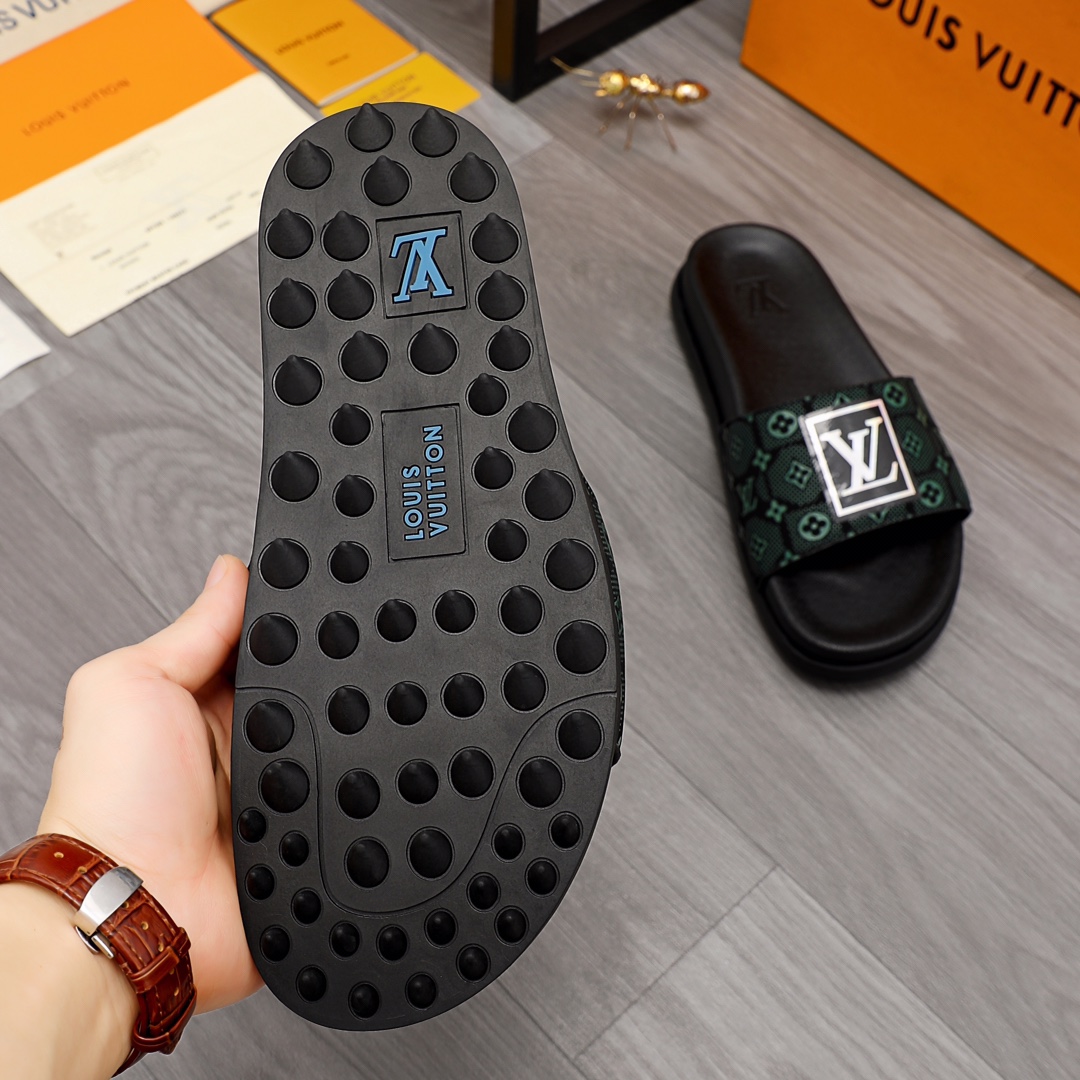 Louis Vuitton Monogram Slippers - DesignerGu