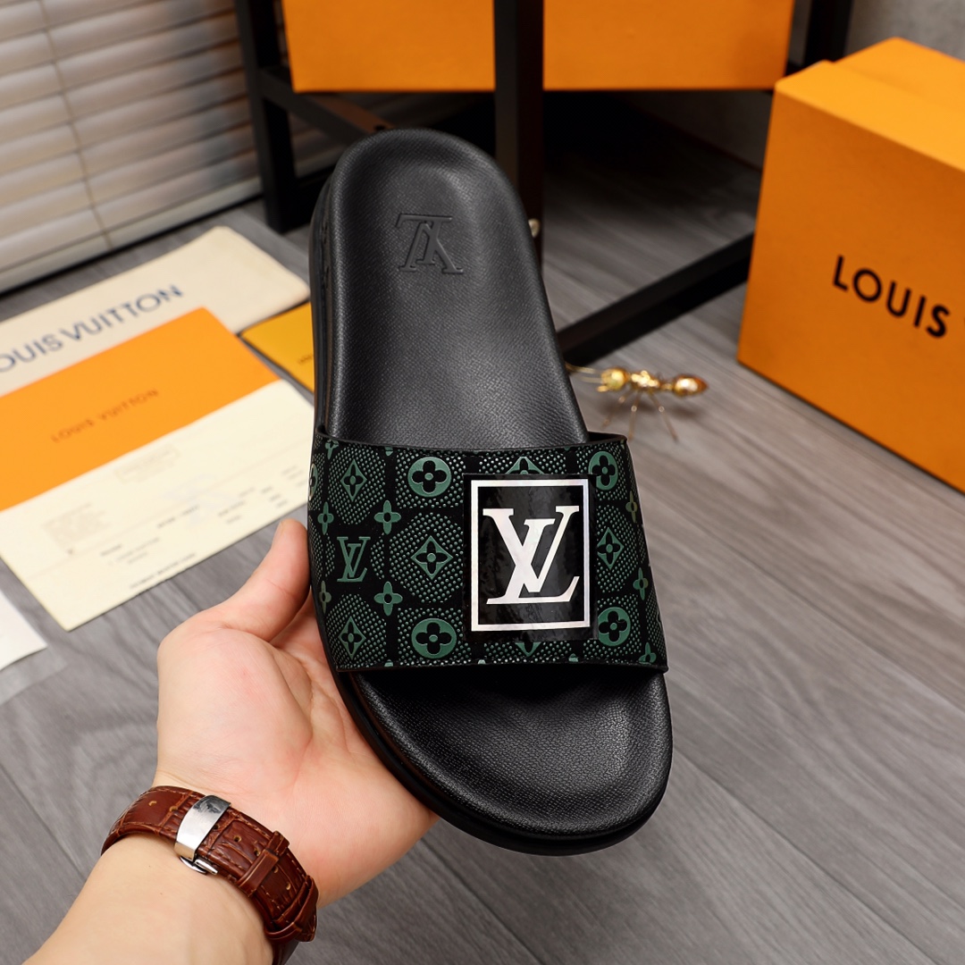 Louis Vuitton Monogram Slippers - DesignerGu