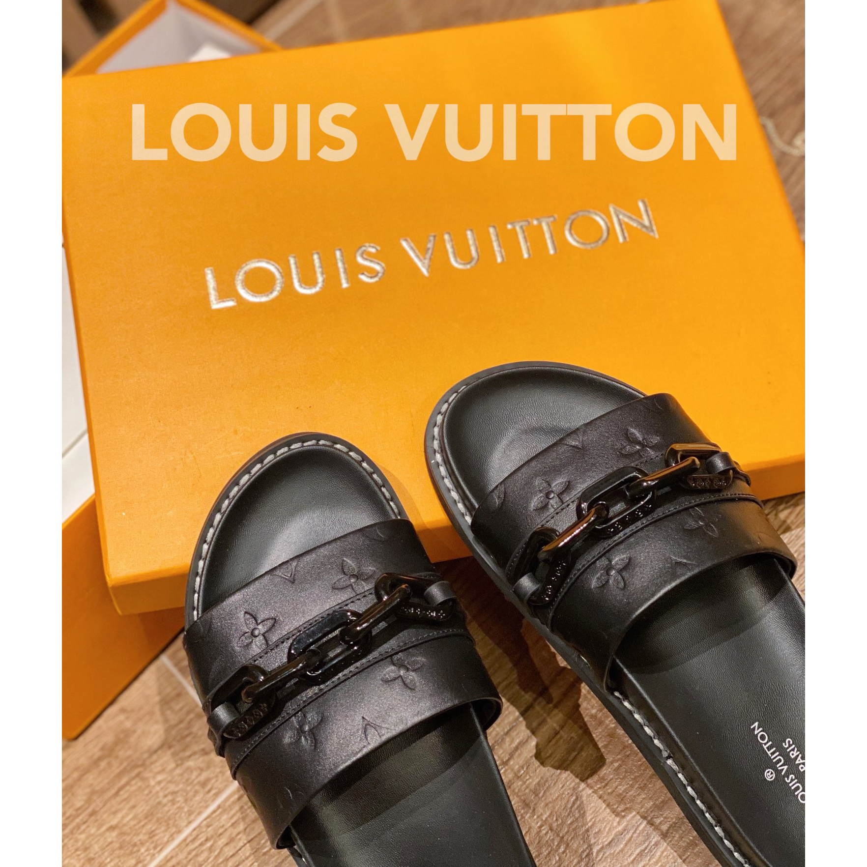 Louis Vuitton Monogram Slipper - DesignerGu