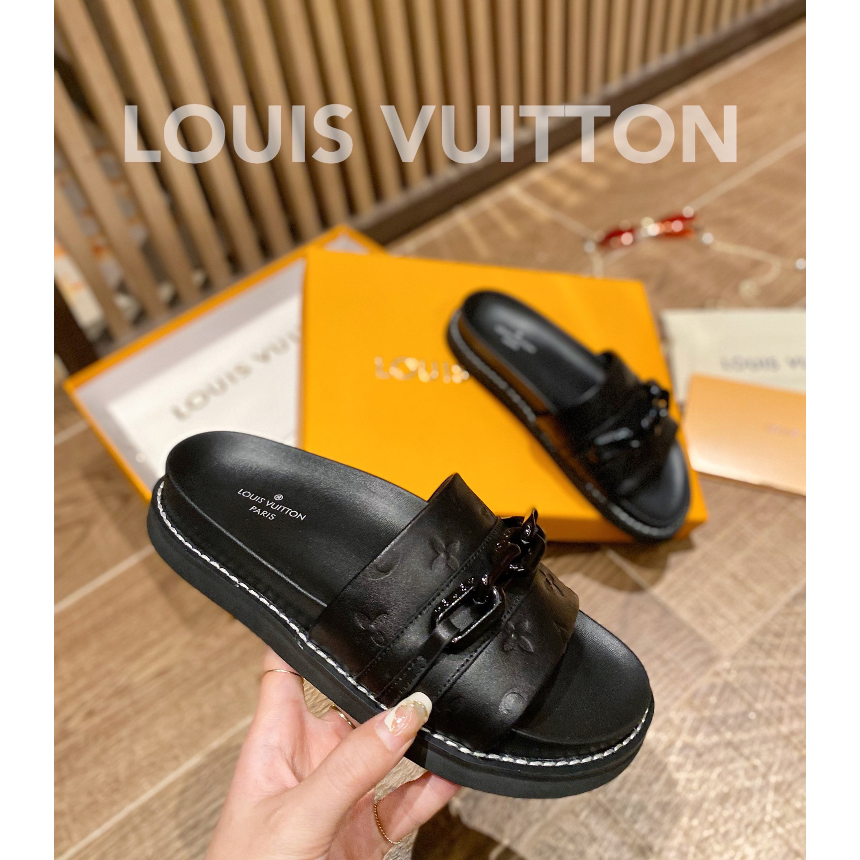 Louis Vuitton Monogram Slipper - DesignerGu