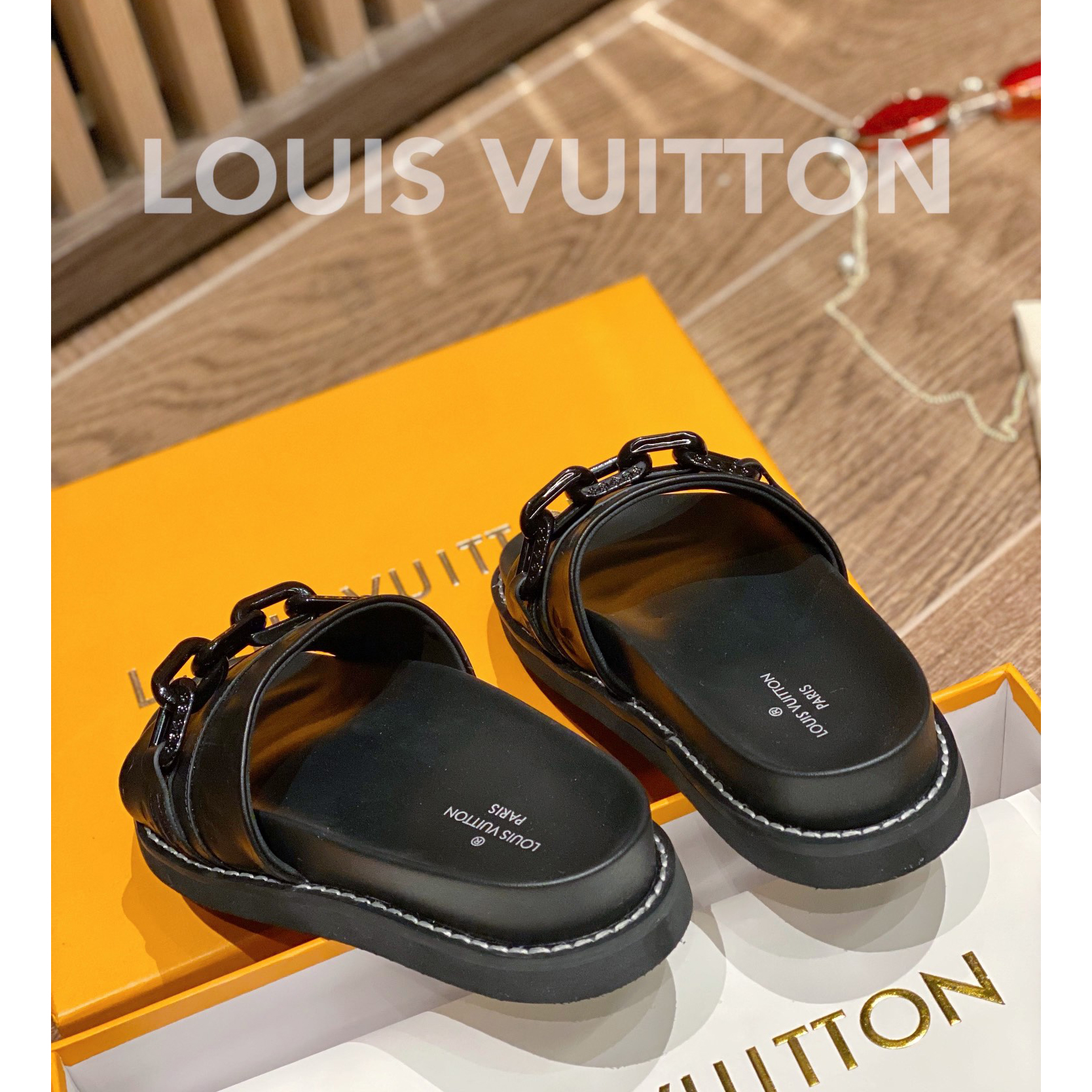 Louis Vuitton Monogram Slipper - DesignerGu