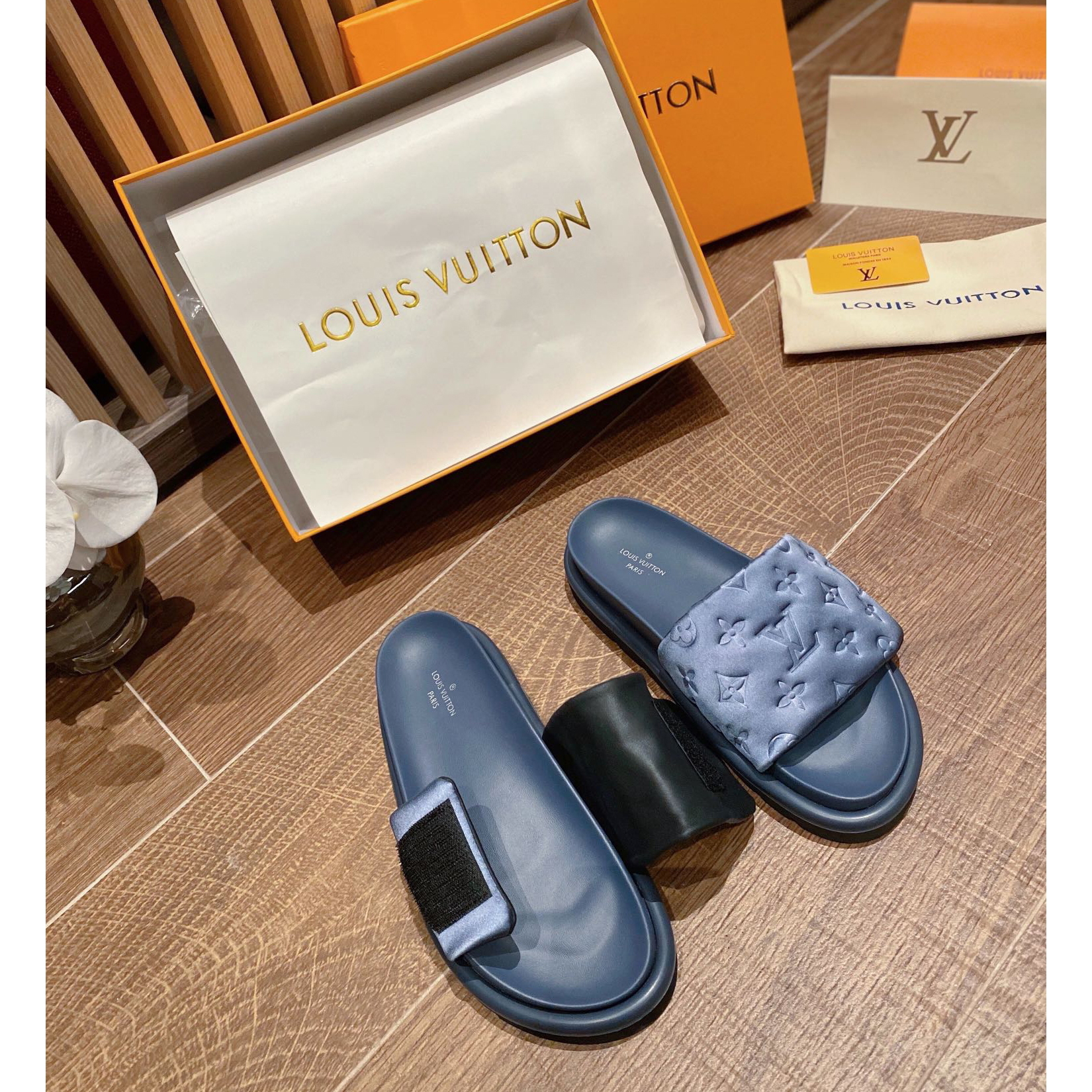 Louis Vuitton Pool Pillow Comfort Mules - DesignerGu