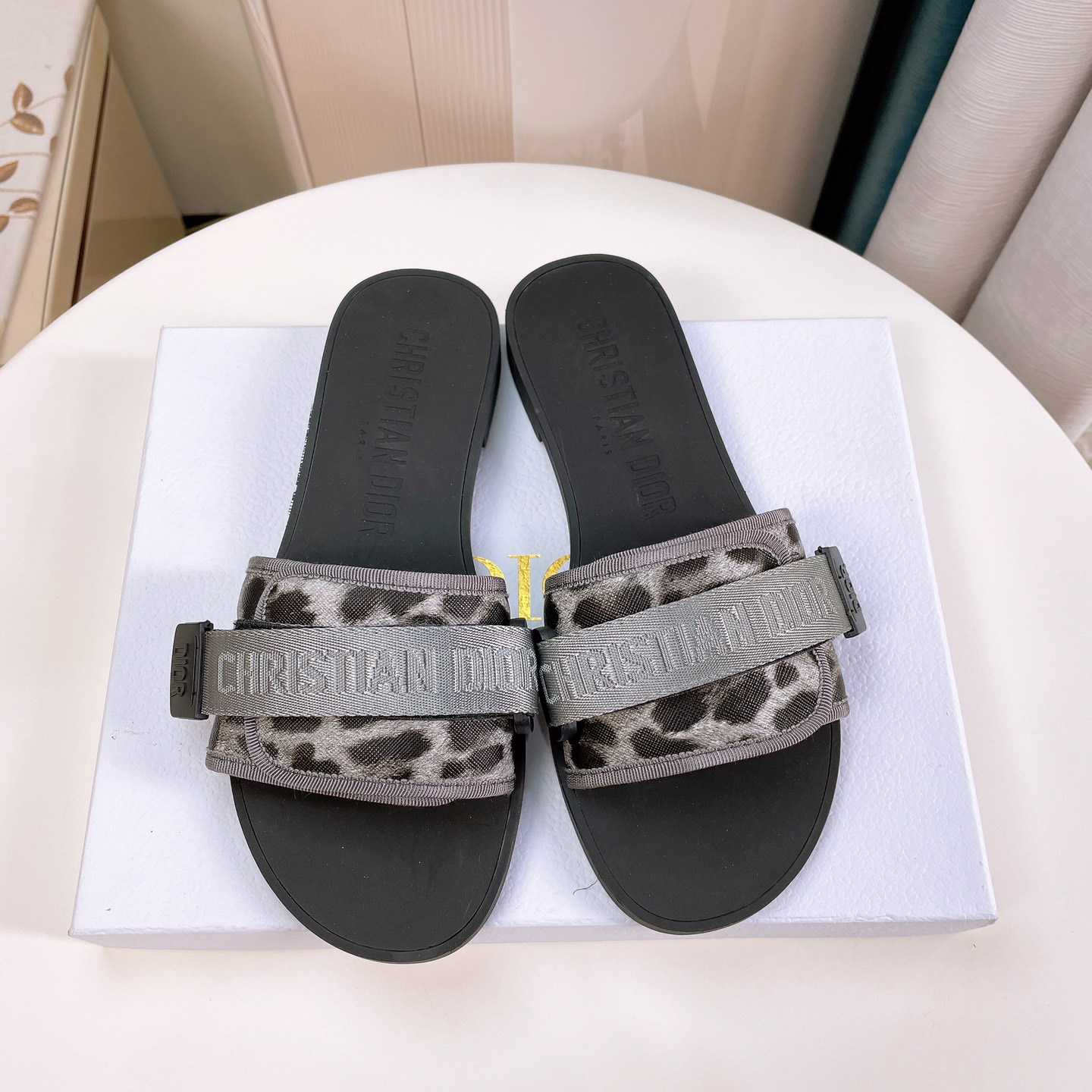 Dior Women Slides - DesignerGu