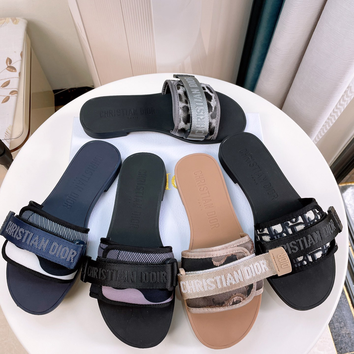 Dior Women Slides - DesignerGu