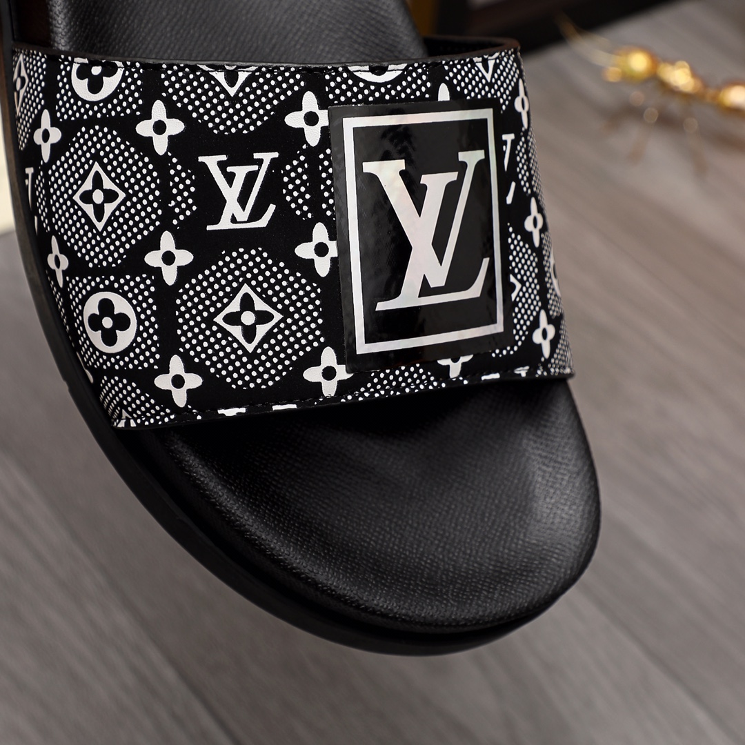 Louis Vuitton Monogram Slippers - DesignerGu