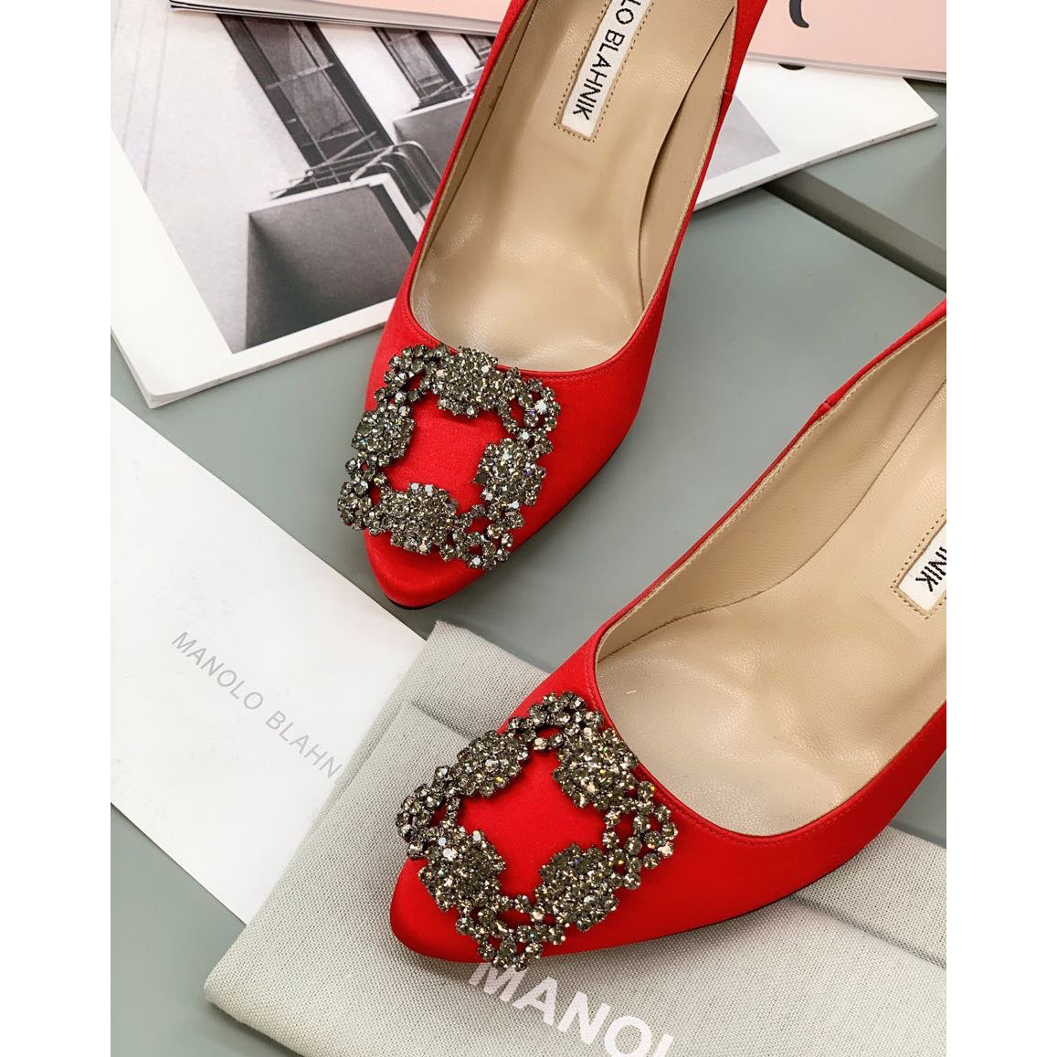 Manolo Blahnik Red Hangisi Pumps With Buckle - DesignerGu