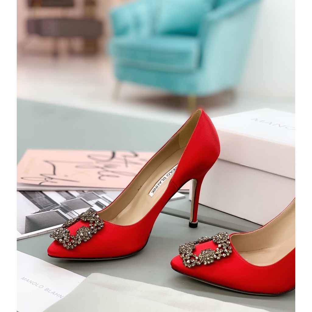 Manolo Blahnik Red Hangisi Pumps With Buckle - DesignerGu