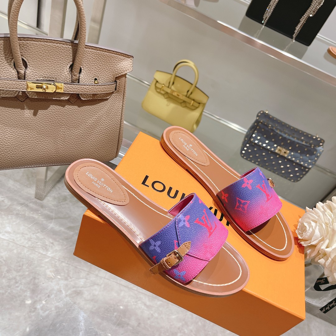 Louis Vuitton Lock It Flat Mule - DesignerGu