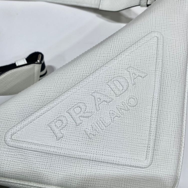 Prada Saffiano Prada Triangle Bag In White(28-18-11cm) - DesignerGu