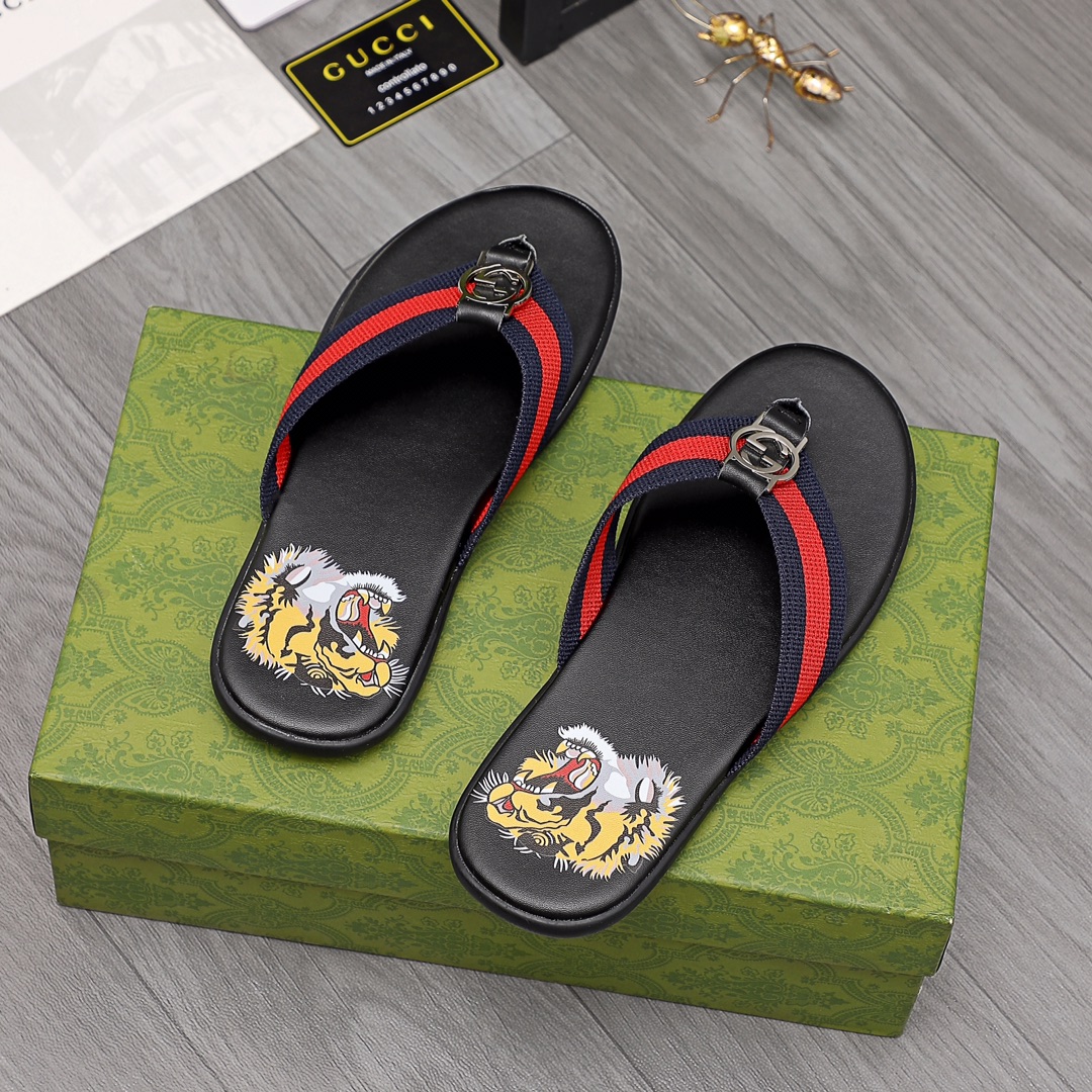 Gucci Rubber GG Men's Flip Flops - DesignerGu