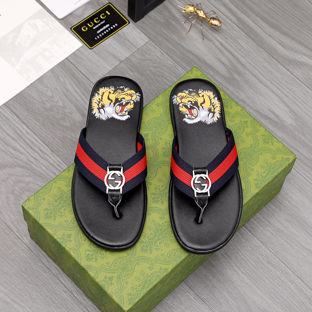 Gucci Rubber GG Men's Flip Flops - DesignerGu