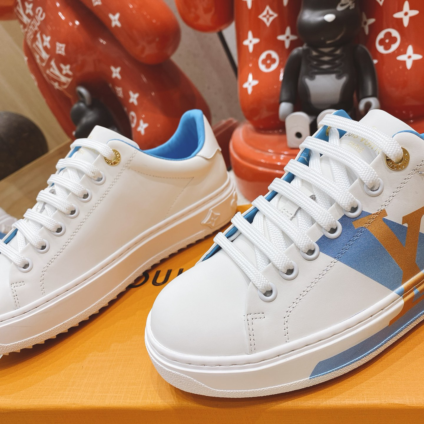 Louis Vuitton Logo Sneaker - DesignerGu