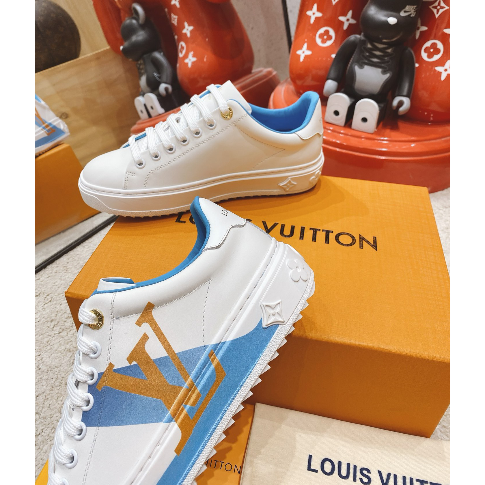 Louis Vuitton Logo Sneaker - DesignerGu