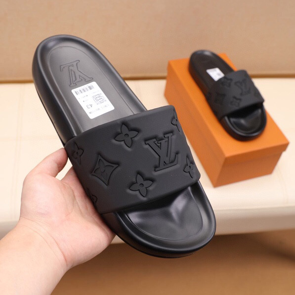 Louis Vuitton Monogram Slippers - DesignerGu