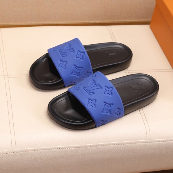 Louis Vuitton Monogram Slippers - DesignerGu