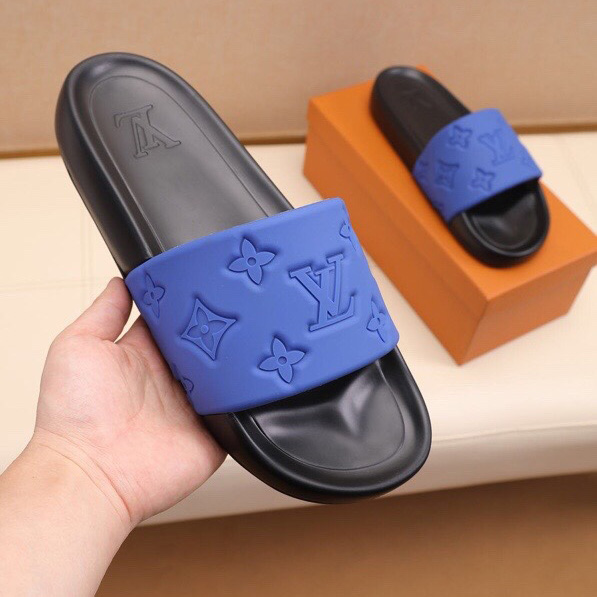 Louis Vuitton Monogram Slippers - DesignerGu