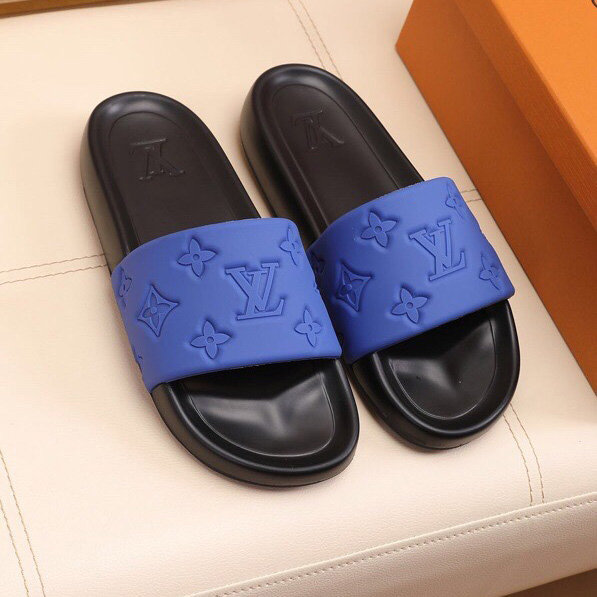 Louis Vuitton Monogram Slippers - DesignerGu