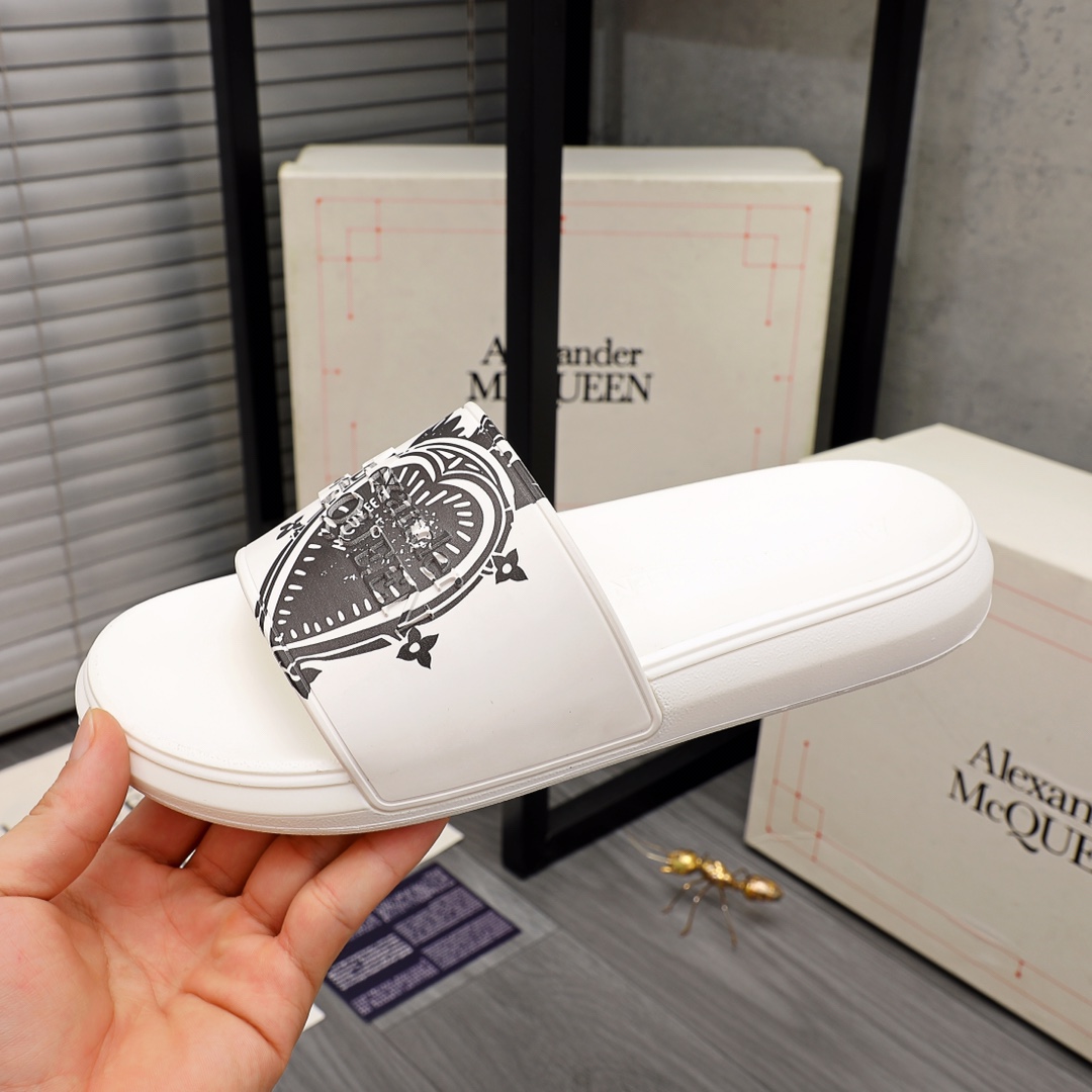 Alexander Mqueen Logo Slipper - DesignerGu