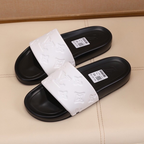 Louis Vuitton Monogram Slippers - DesignerGu