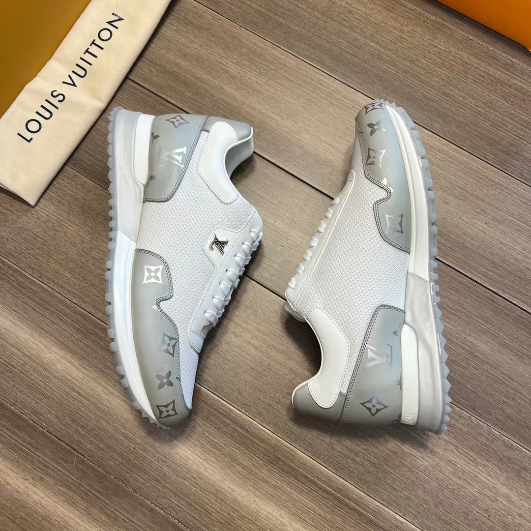 Louis Vuitton Logo Sneaker - DesignerGu