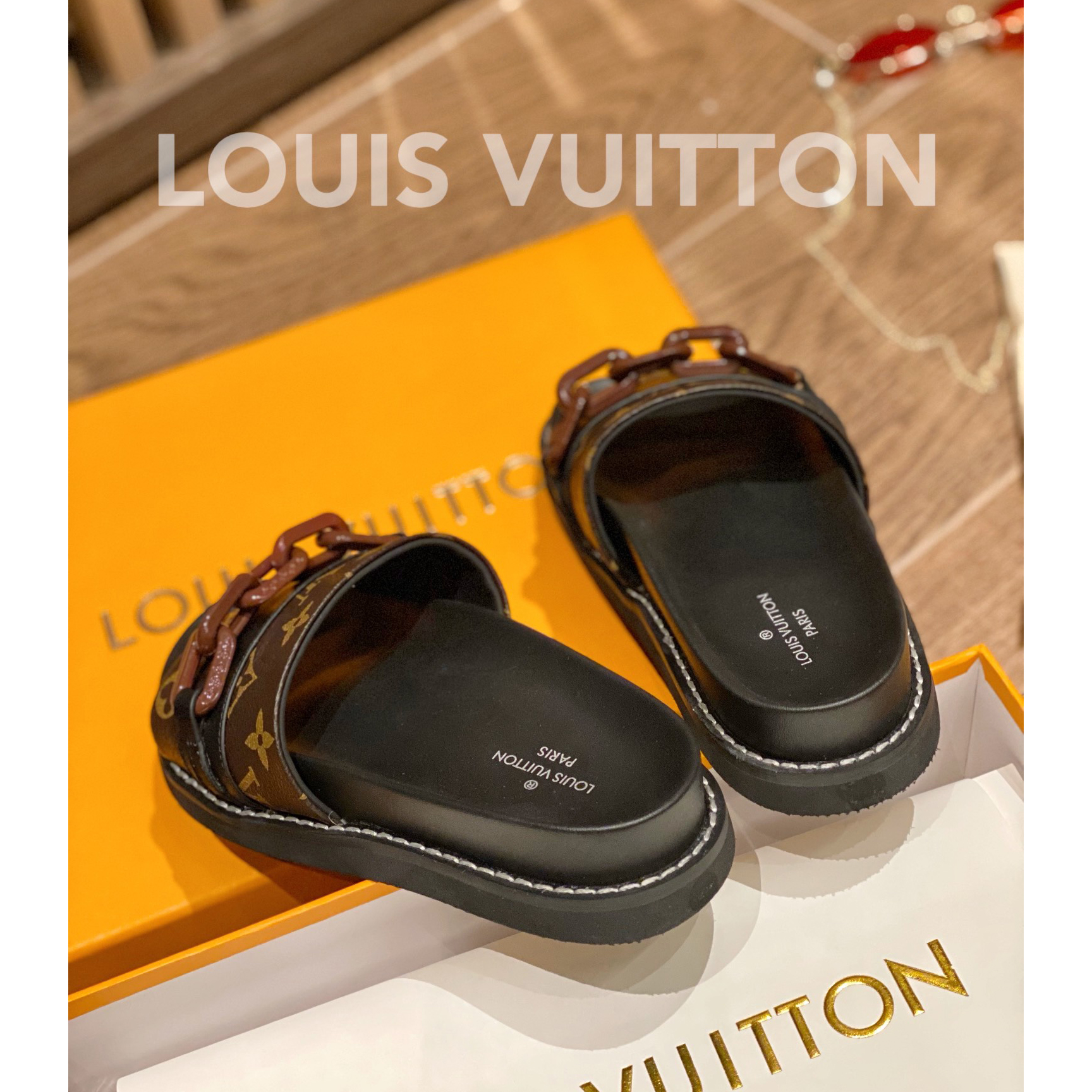 Louis Vuitton Monogram Slipper - DesignerGu