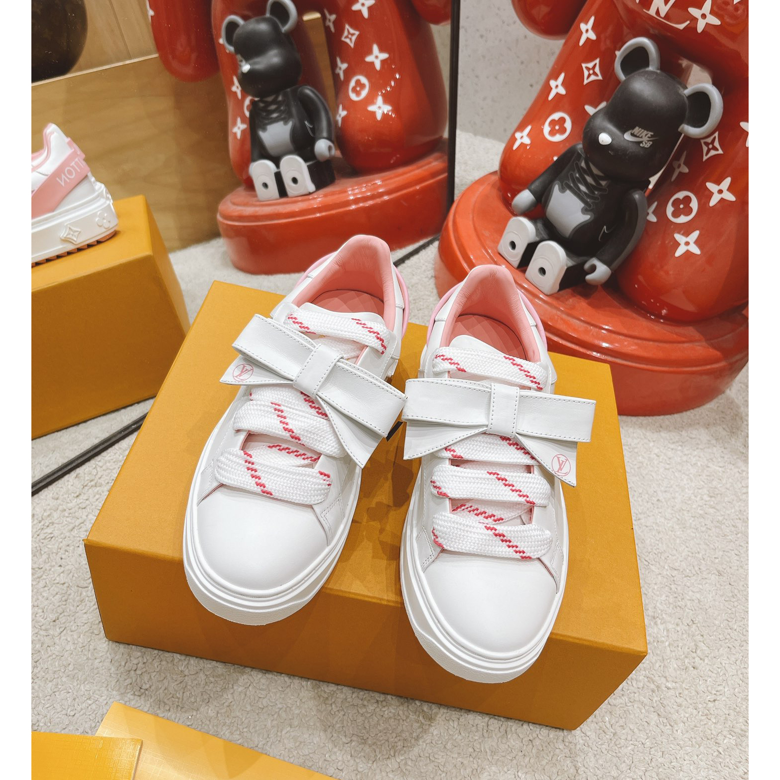 Louis Vuitton Logo Sneaker - DesignerGu