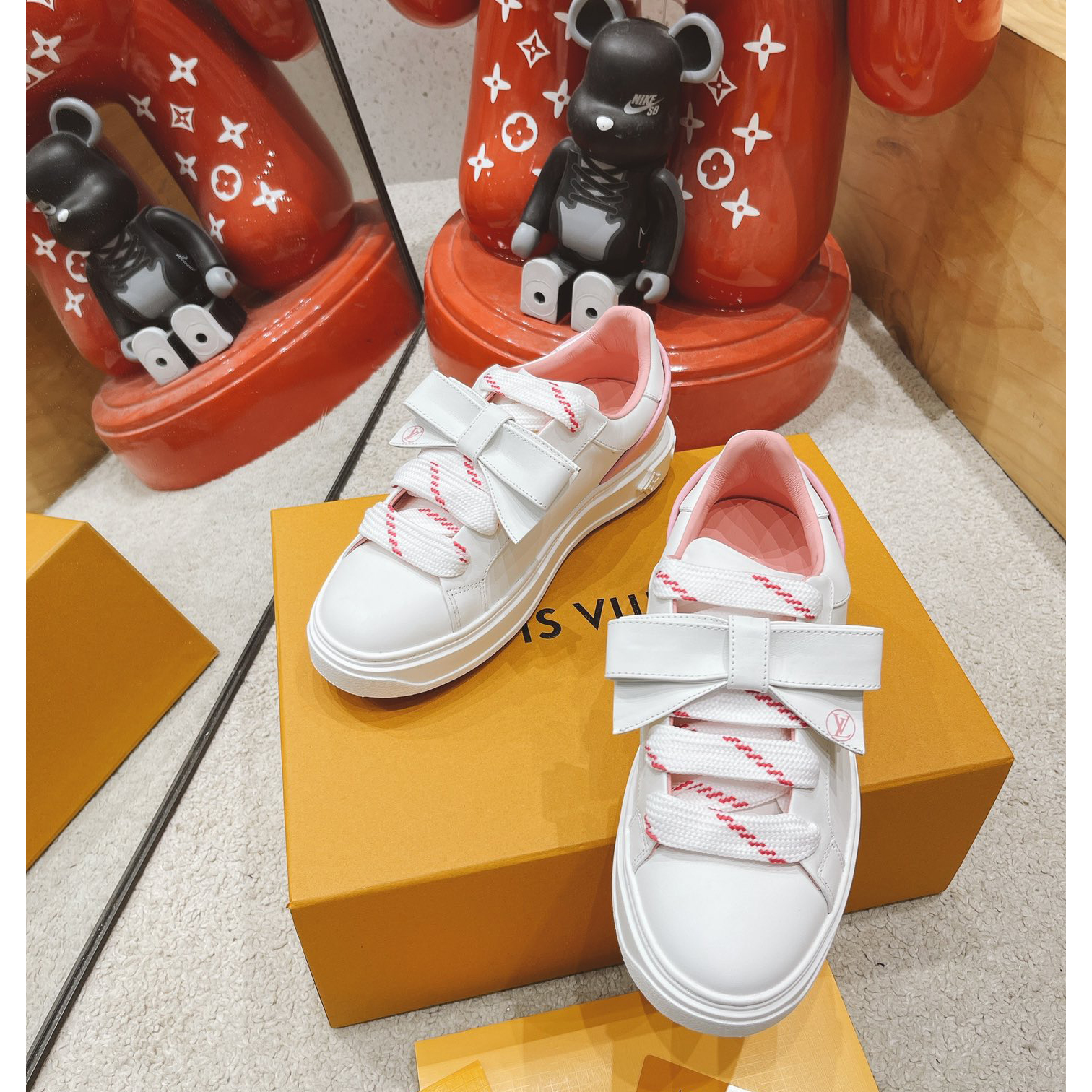 Louis Vuitton Logo Sneaker - DesignerGu