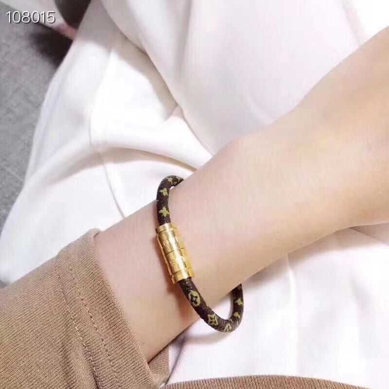 Louis Vuitton Bracelet - DesignerGu