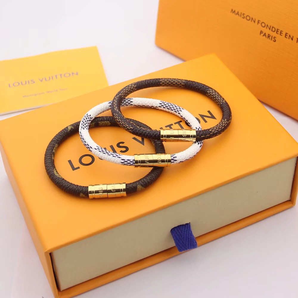 Louis Vuitton Bracelet - DesignerGu