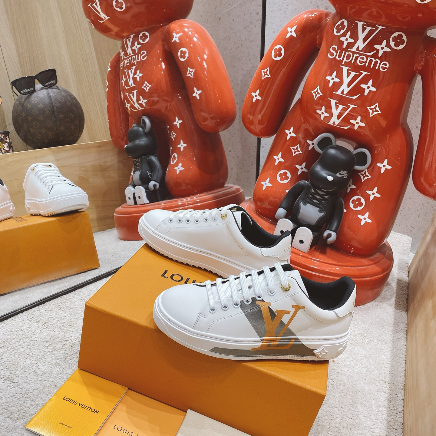 Louis Vuitton Logo Sneaker - DesignerGu