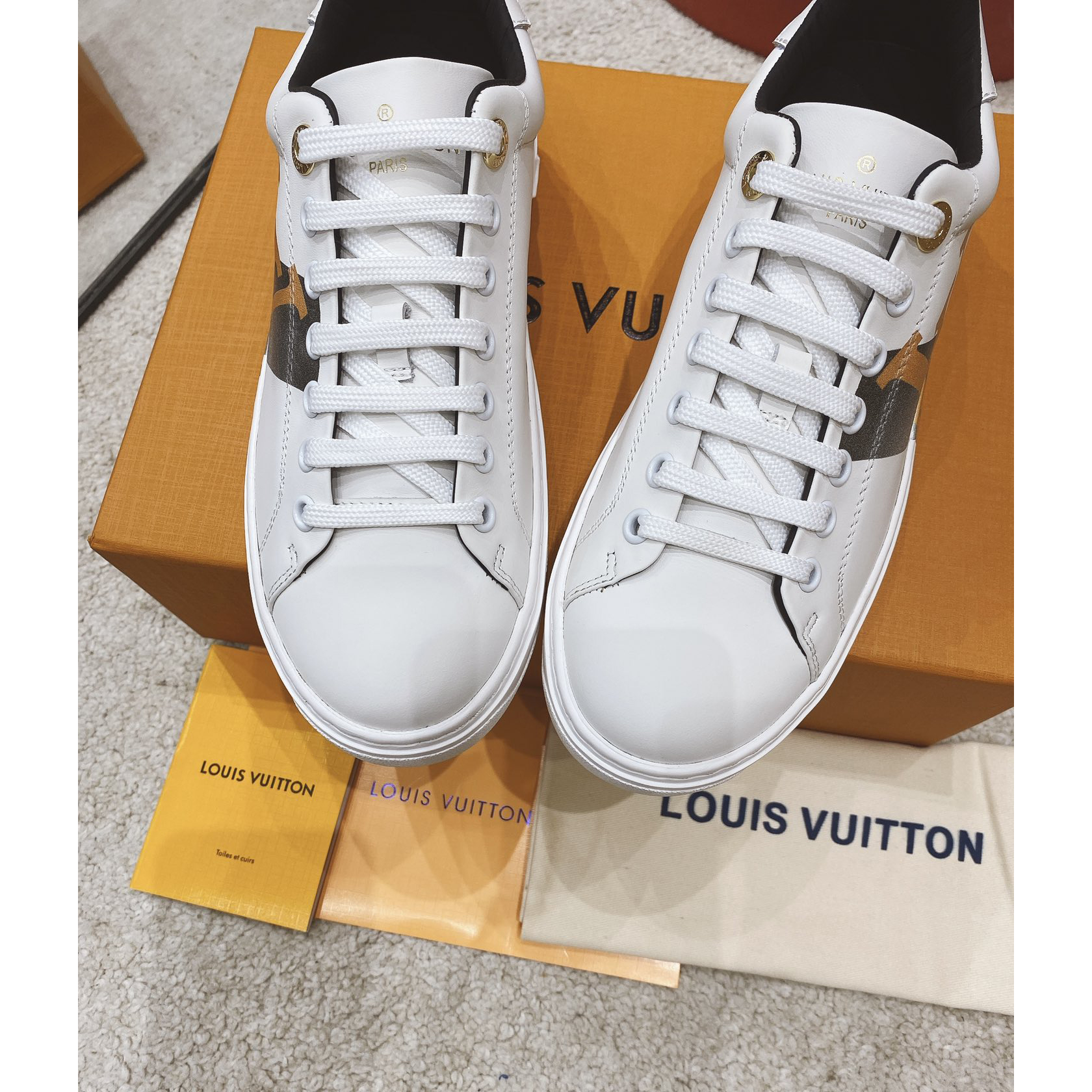 Louis Vuitton Logo Sneaker - DesignerGu