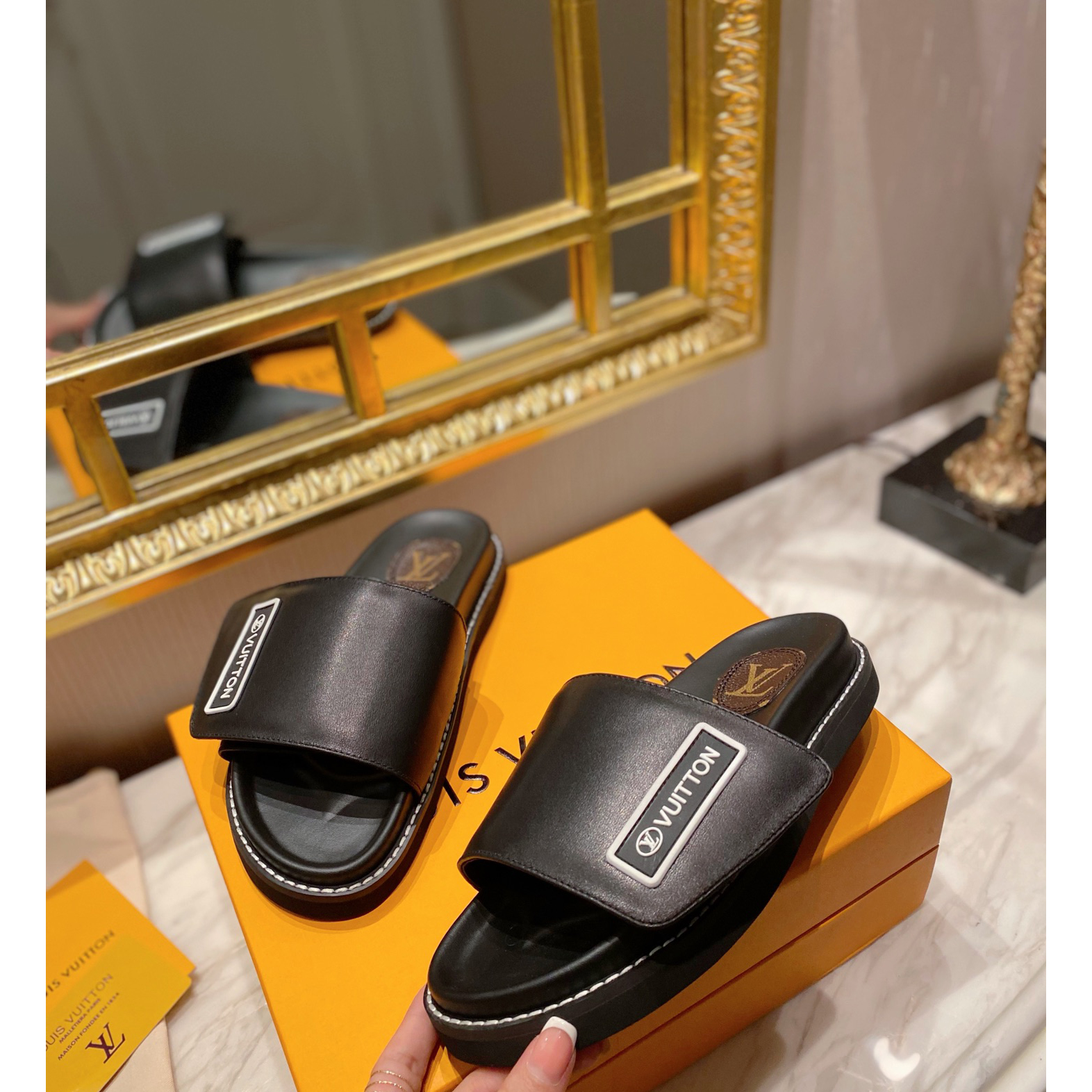 Louis Vuitton Monogram Slipper - DesignerGu