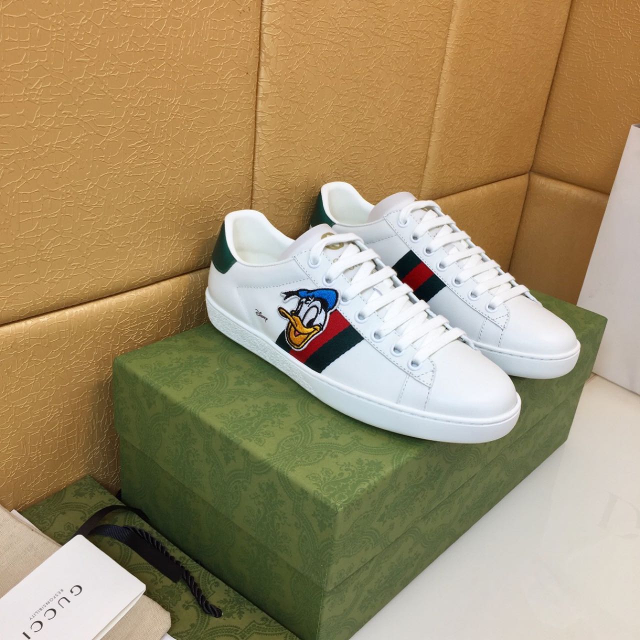 Gucci x Disney Donald Duck Sneakers - DesignerGu