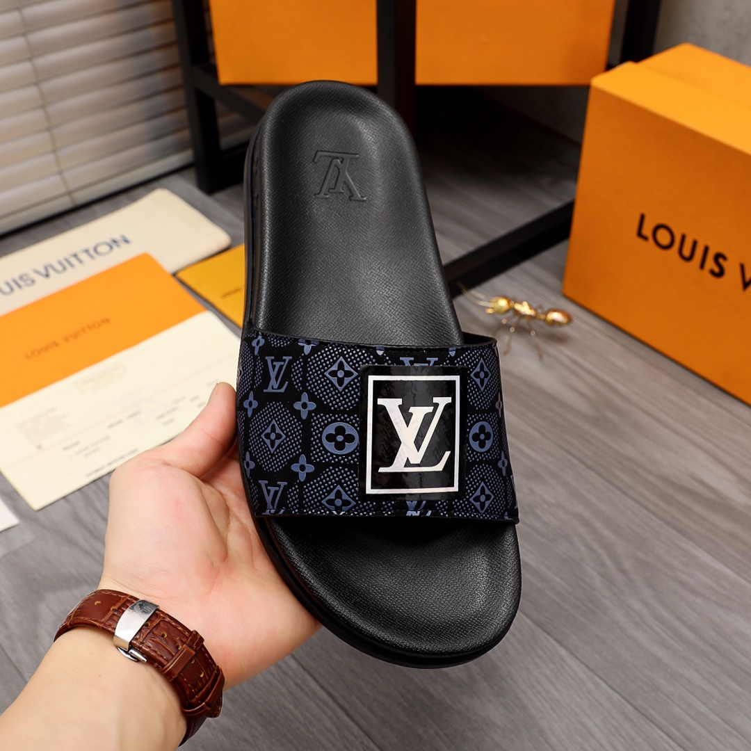 Louis Vuitton Monogram Slippers - DesignerGu